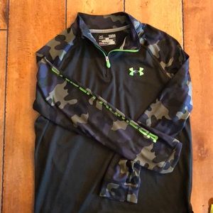 Under armour 1/4 zip boys size large